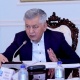 Депутат жол курулгандан кийин көп өтпөй эле аларды кайрадан оңдоп-түзөөгө туура келип жатканын айтты