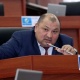 Депутат Кожобек Рыспаев: "Башка улуттун кийимдерине басым кылбай, өзүбүздүн сонун улуттук кийимдерибизди кийип жүрсөк туура болмок". КҮНСОБОЛ