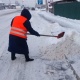 Бишкек мэриясы: "Карды тазалоодо туура эмес жайларга токтотулган унаалар тоскоолдук жаратууда"