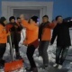 ЭЛДИК ВИДЕО: Ырчы Мирбек Атабеков "Тазалык" кызматкерлерине ырдап берди