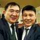 Жогорку Кеңештин жыйынында Тазабек Икрамов Экмат Байбакпаевди түртүп жиберди. Депутаттар бир аздан соң бул жөн гана талаш-тартыш экенин айтышты