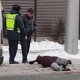 Маркум 55 жашта болгон. Бишкекте жолдон тайгаланып, маршруттук унаанын алдында калган аялдын окуясы