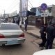 "ЭЛДИК КАБАРга жооп": Оштогу Жол кыймылынын коопсуздугун камсыздоо башкармалыгы: "Унаасын тыюу салынган жерге токтоткон инспектор окурманга сөгүнбөгөнүн айтууда"