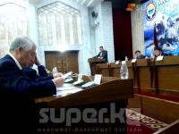 Депутат бийликти Конституция менен мыйзамды бузбай иштөөгө чакырды