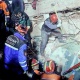 Стамбулда ураган үйдүн алдында 45 саат жаткан өспүрүм куткарылды