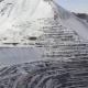 Адис: "Лысый мөңгүсүнүн ылдый жагына Давыдов мөңгүсүнөн иштелип чыккан калдык төгүлүп, элге кир суу агып жатат"