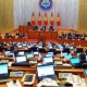 Жогорку Кеңеште тендерлерге катышууга жергиликтүү ишканаларды көбүрөөк тартуу маселеси каралды