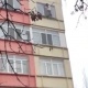 Туңгуч кичи районундагы көп кабаттуу үйлөрдүн биринен боюн таштаган кыз эсине келди