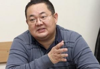 Саясий серепчи Марат Казакбаев: "Атамбаев көз карашын азыр үй-бүлөлүк бийлик башкарууда деп билдирип келе жатат"
