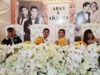 Аваз Акимов менен Айдана Деканын үлпөт тоюнун кечки бөлүгү өтүп жатат. Келинчек бүгүн тоюнда 3 жолу көйнөк алмаштырат