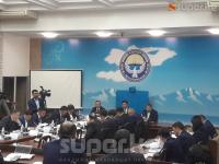 Эл өкүлү: "Айыл жерлерин таза суу менен камсыздоого жетиштүү каражат бөлүнүүдө. Бирок ал туура иштетилген жок"