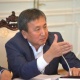 Асылбек Жээнбеков КСДП партиясынан чыкканын, бирок мандатын тапшырбай турганын жарыялады