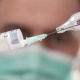 Баткенде эмдөөдөн өткөн мектеп окуучулары ооруканага жатып калышты. Дарыгерлер катачылыкка жол беришкен