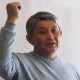 Абактагы саясатчы Эрнест Карыбеков жатак-абагына которууну суранды