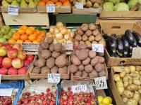 Депутат "Продукцияны сыртка сата албаганыбыздын пайдасы - өлкө ичинде арзан сатылууда" дейт