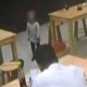 Кытайда бир кесе тамак үчүн атасы 2 жаштагы кызын күрөөгө койгон