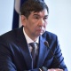 Депутат Бишкектин мэрин мектеп директору менен ашкананын ижарачысынын уруш-талашын чечип берүүгө чакырды