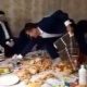 ЭЛДИК ВИДЕО: Дасторконду тебелеп, өтө ашыгып баштык толтурган жигиттердин жоругу сынга кабылды