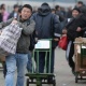 Депутат: "Орусия Кыргыз өлкөсүнө которулган акчанын көлөмүнө чектөө киргизди. Эми мигрант 1 айда 100 миң рубль гана которо алат"