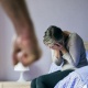 Ош шаарында 60 жаштагы аял уулу жана күйөөсүнөн зомбулук көрүп келгени айтылууда