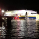 АКШда Boeing 737 учагы 143 жүргүнчүсү менен дарыяга кулап түштү