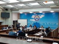 Депутат: "Үй-бүлөнү пландаштыруу" десе айыл жергесинде "аз төрөсүн" деген жаңылыш пикир бар"