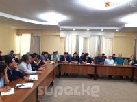 Укук коргоочу: "Партия өзүнүн тизмесиндеги талапкерлер менен эмес, идеологиясы менен өзгөчөлөнүшү керек"