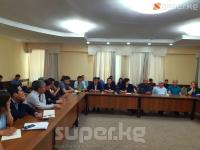 Экс-депутат шайлоо мыйзамы боюнча: "Конституция менен конституциялык мыйзам айкалышпай калды"