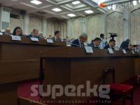 "Кыр көрсөтүп койбойлубу?". Депутат кесиптешинин дарегине уят сөз жазган мэрдин кеңешчисине нааразы
