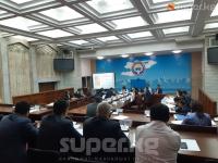 Депутат: "Ысык-Көлдө бизнесмендер өз чөнтөгүн толтуруу менен алек, ал эми көлдү тазалоо иштери боюнча абал коркунучтуу"