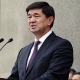 Депутат премьер-министрди отургузбай койду: "Чарчап кеттиби? Иштейм деп келген, туруп эле турсун"