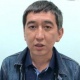 Казакстандагы митинг учурунда Аалы Туткучев менен айтышканы кызуу талкууга алынган төкмө акын Ринат Заитов кармалды