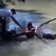 Чоң Чүй каналында агып келе жаткан аял жээктеги бактарды кармап аман калды