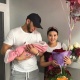 Ырчы Арсен: "Жубайым менен кызымды төрөтканадан шаан-шөкөтсүз эле өзүм чыгарып келдим. Наристебизге Алия деген ысым ыйгардык"