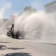 Ысык аба ырайына байланыштуу Бишкектин көчөлөрүнө саат сайын суу чачылууда