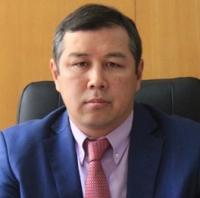 Коомдук ишмер Кубат Болотканов: "Бабанов кимге өтсө, салмак ошол жакка оойт". КҮНСОБОЛ