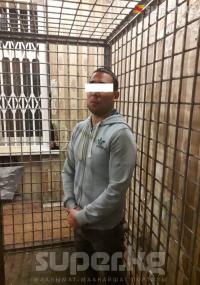 Мекенинде зордуктоо боюнча камалып, абактан качкандан кийин дагы кылмыш жасап издөөдө жүргөн жаран Орусияда абакта отурат