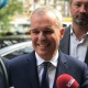 Франциядагы министр "бюджеттин акчасына кымбат ресторандарда тамактанып жүрдү" деп айыпталгандан кийин кызматтан кетти