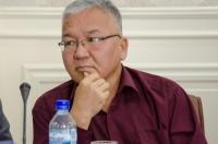 Саясат таануучу Марс Сариев: "Бийликке күчтүү, жаш саясатчылар келмейинче ушундай оюнчук боло беребиз". КҮНСОБОЛ
