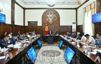 Премьер-министр Кытай жана Орусия менен келишимдерди аткарууда создуктурууга жол бербөө керектигин айтты