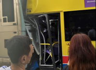 Гонконгдо эки кабаттуу 2 автобус сүзүшүп, 70тен ашык адам жабыркады