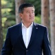 Президент Жээнбеков эмгек өргүүсүн токтотуп, Бишкекке жөнөдү