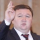 Депутат Жогорку Кеңештин жыйынына президент, өкмөт башчыны чакырууну сунуштады