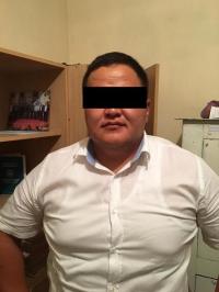 Жасалма документтер менен жер тилкелерин сатып жүргөн Жалал-Абад облусунун тургуну кармалды