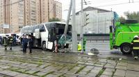 Москвада туристтерди ташып бараткан автобус кырсыктап, Кытайдын 15 жараны жабыркады