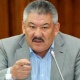 "Сооронбай Жээнбеков бийликти жакындарым менен башкарам деген түшүнүктөн алыс болушу керек" дейт саясатчы Азимбек Бекназаров. КҮНСОБОЛ