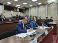 Парламент комитетинде билим берүү министри кызматына Каныбек Исаковдун талапкерлиги каралып жатат