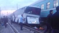 Алматыдагы поезд менен автобус сүзүшкөн кырсыкта жабыр тарткан балдар комага түштү