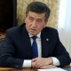 Латын арибине өтүү керекпи же кириллицада калуу керекпи? Жээнбеков башкы тилчиге өз пикирин айтты
