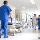 Ак-Босогодо эки баласы менен унаа сүзүп кеткен аял ооруканадан чыкты